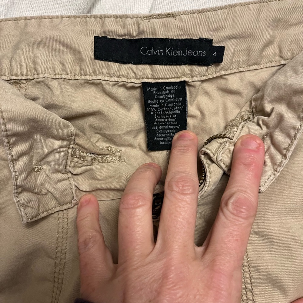 Calvin Klein Tan cargo capri/roll up cuff option like new very gently worn